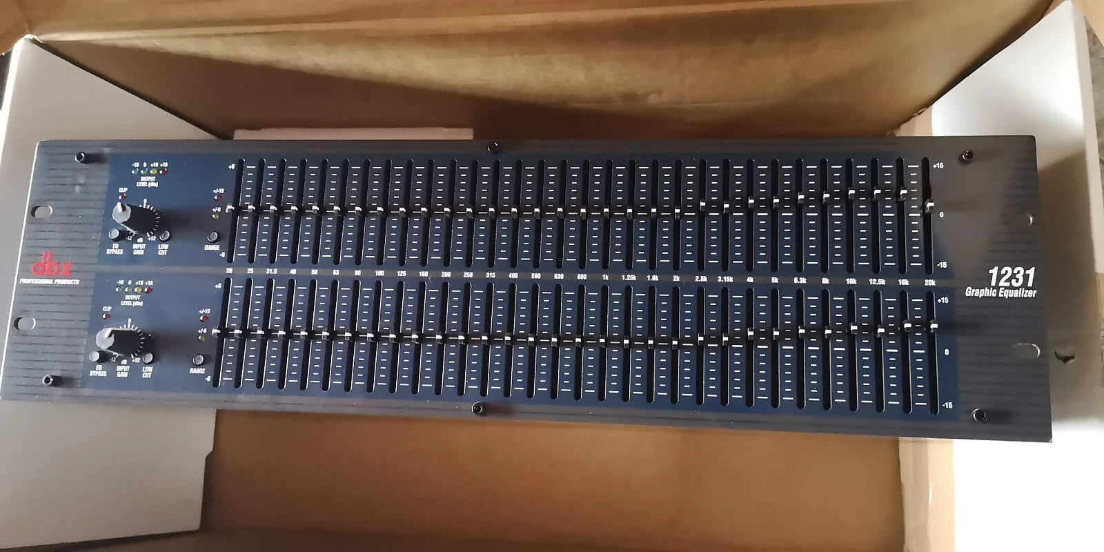 dbx 1231 Dual Channel 31-Band EQ 2010s - Black – Synthcloud dbx 1231 Dual Channel 31-Band EQ 2010s - Black – Synthcloud