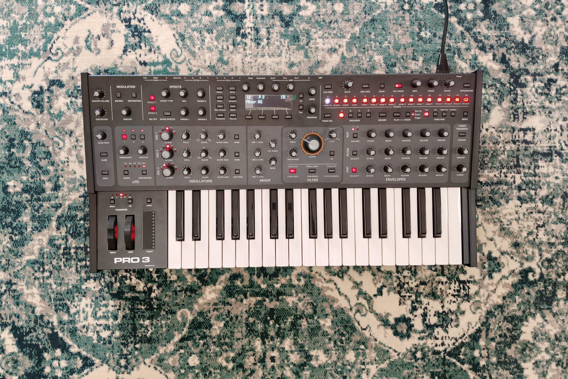 Sequential Pro 3 Synth + professional bag and custom wood side