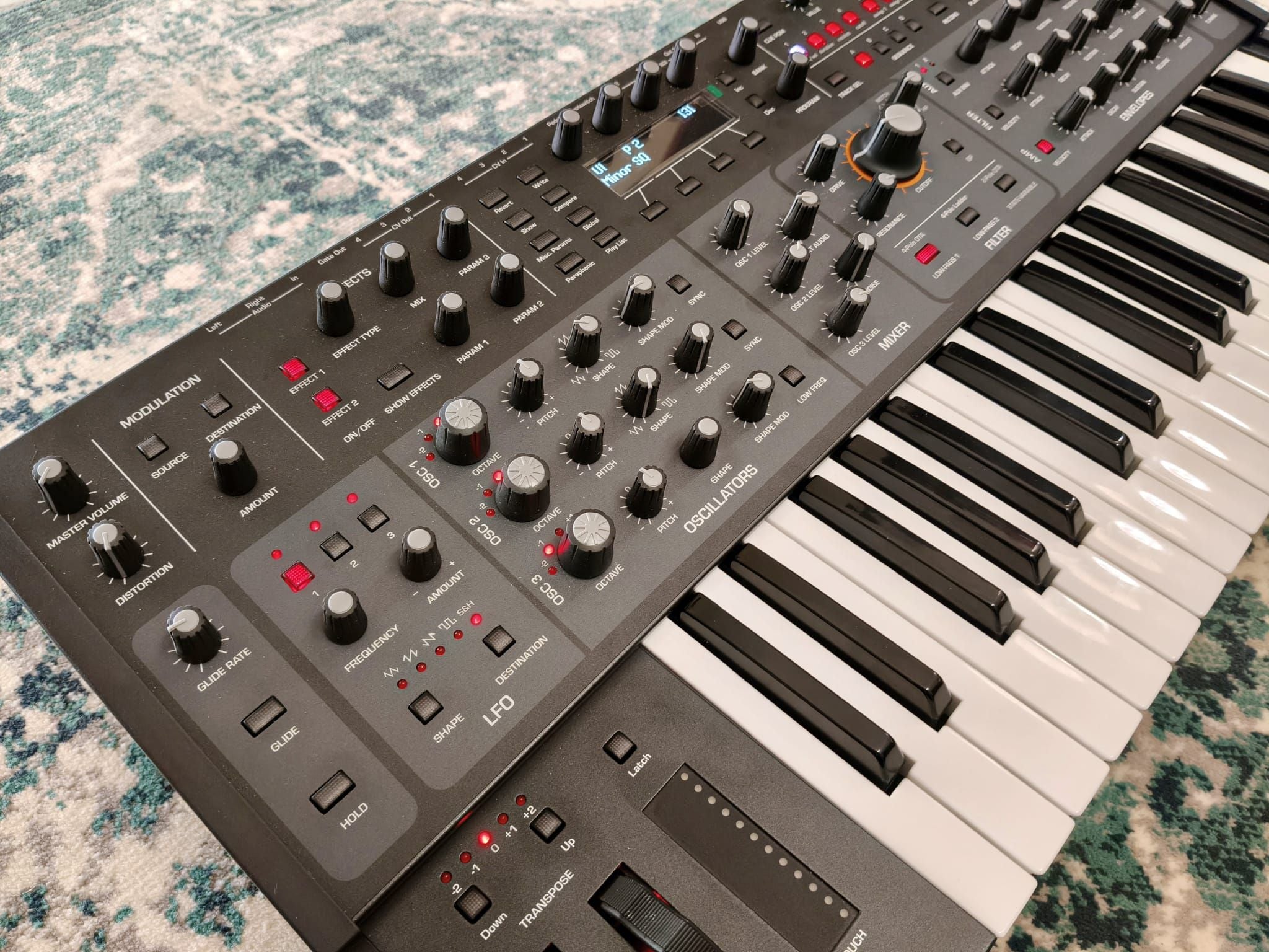 Sequential Pro 3 Synth + professional bag and custom wood side