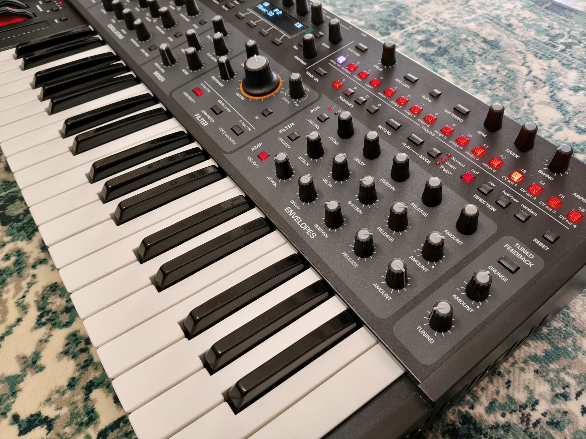 Sequential Pro 3 Synth + professional bag and custom wood side