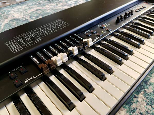 CRUMAR MOJO 61-Key Organ with BAG and VOLUME PEDAL