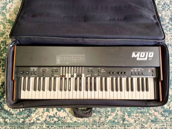 CRUMAR MOJO 61-Key Organ with BAG and VOLUME PEDAL
