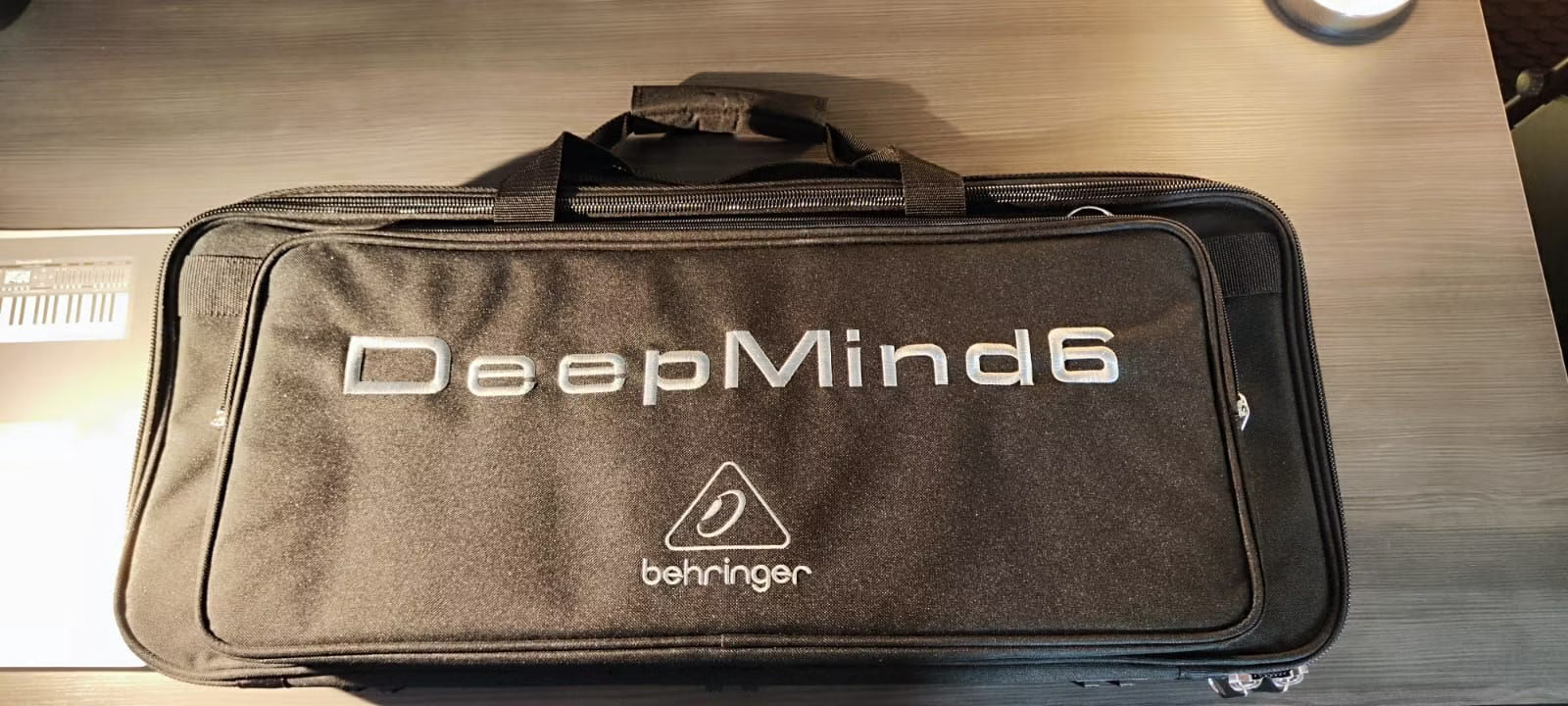 Behringer DeepMind 6 37-Key Analog Synthesizer – Synthcloud