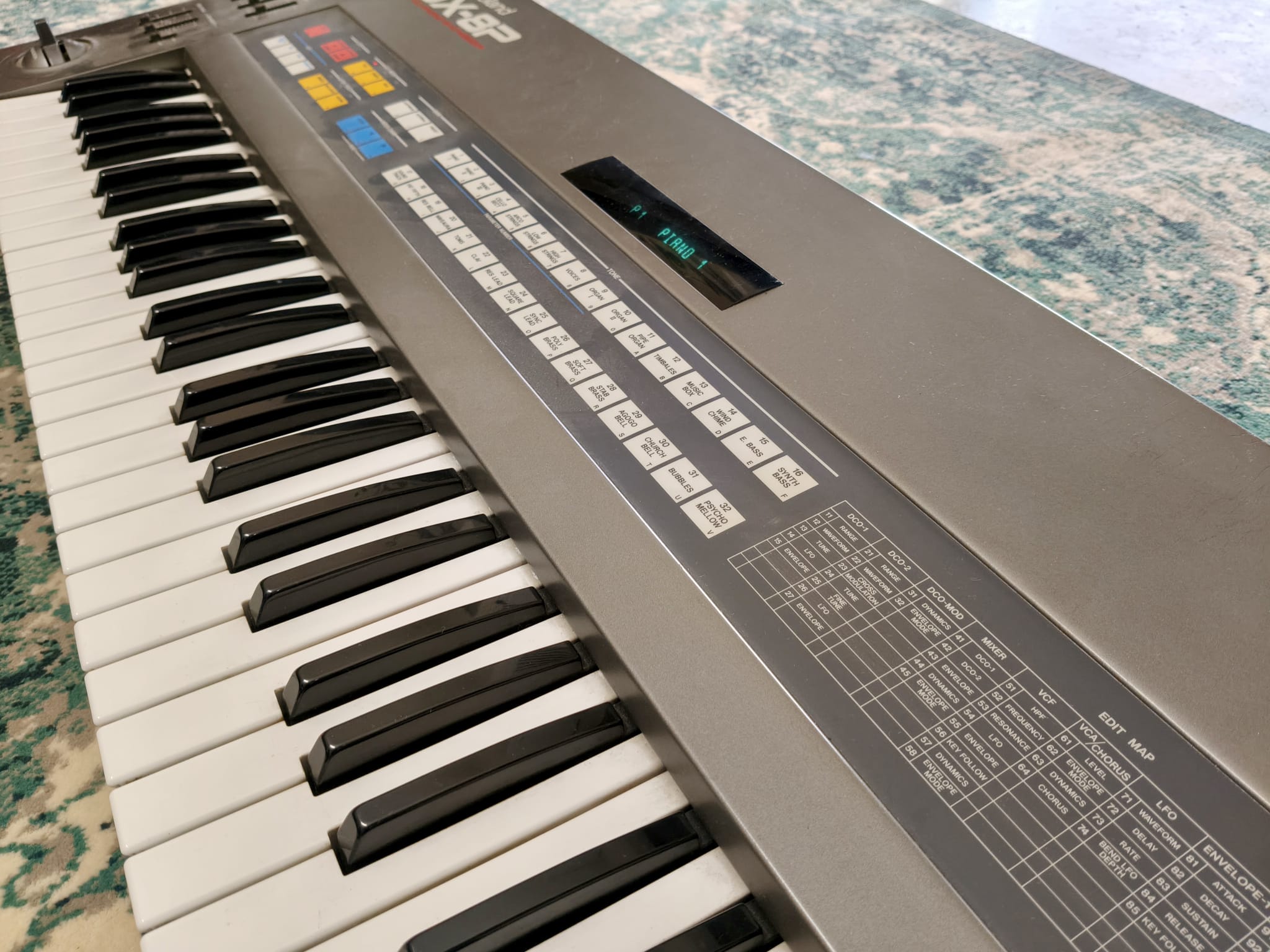 Roland JX-8P 61-Key Polyphonic Synthesizer / full serviced Roland JX-8P 61-Key Polyphonic Synthesizer / full serviced