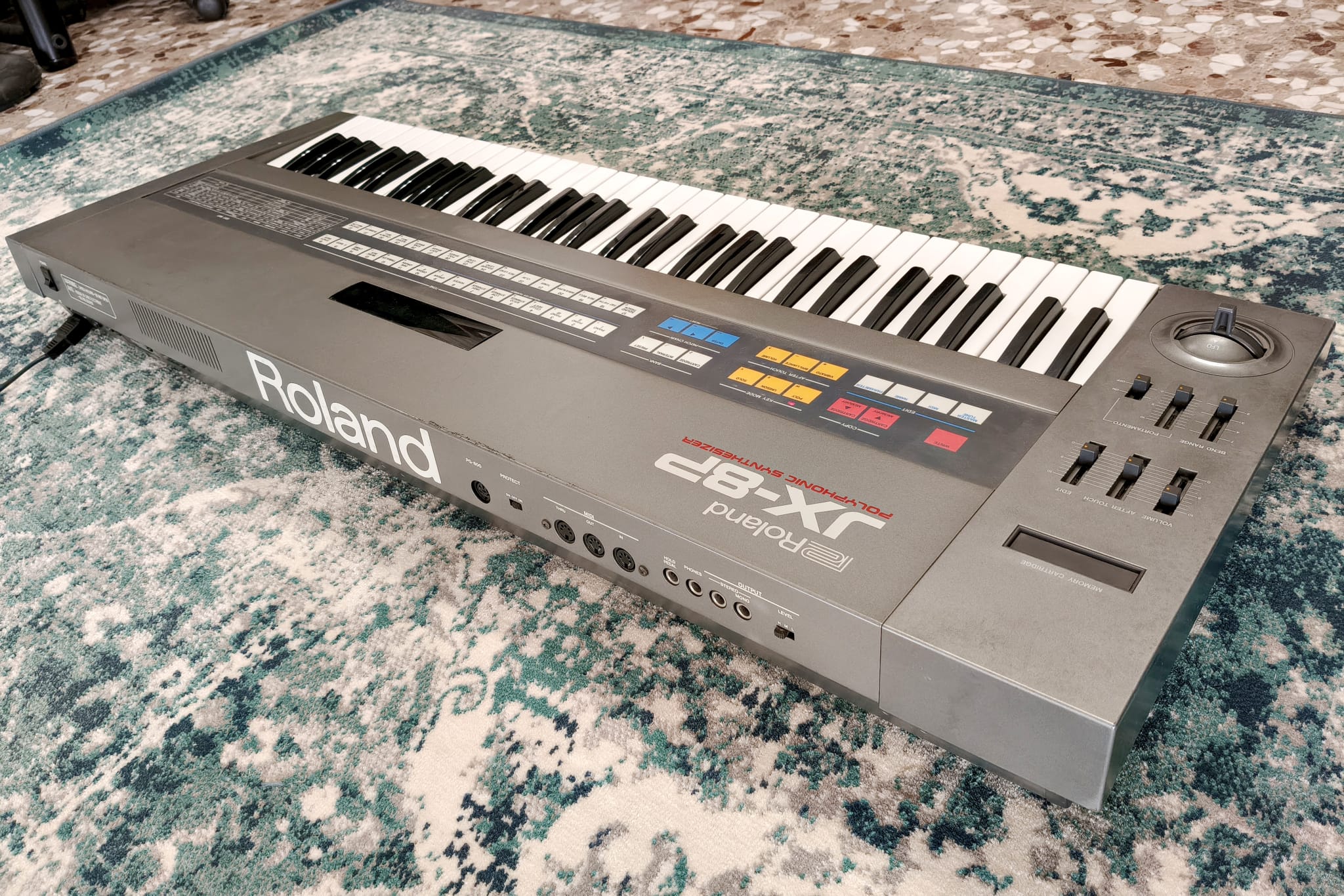 Roland JX-8P 61-Key Polyphonic Synthesizer / full serviced