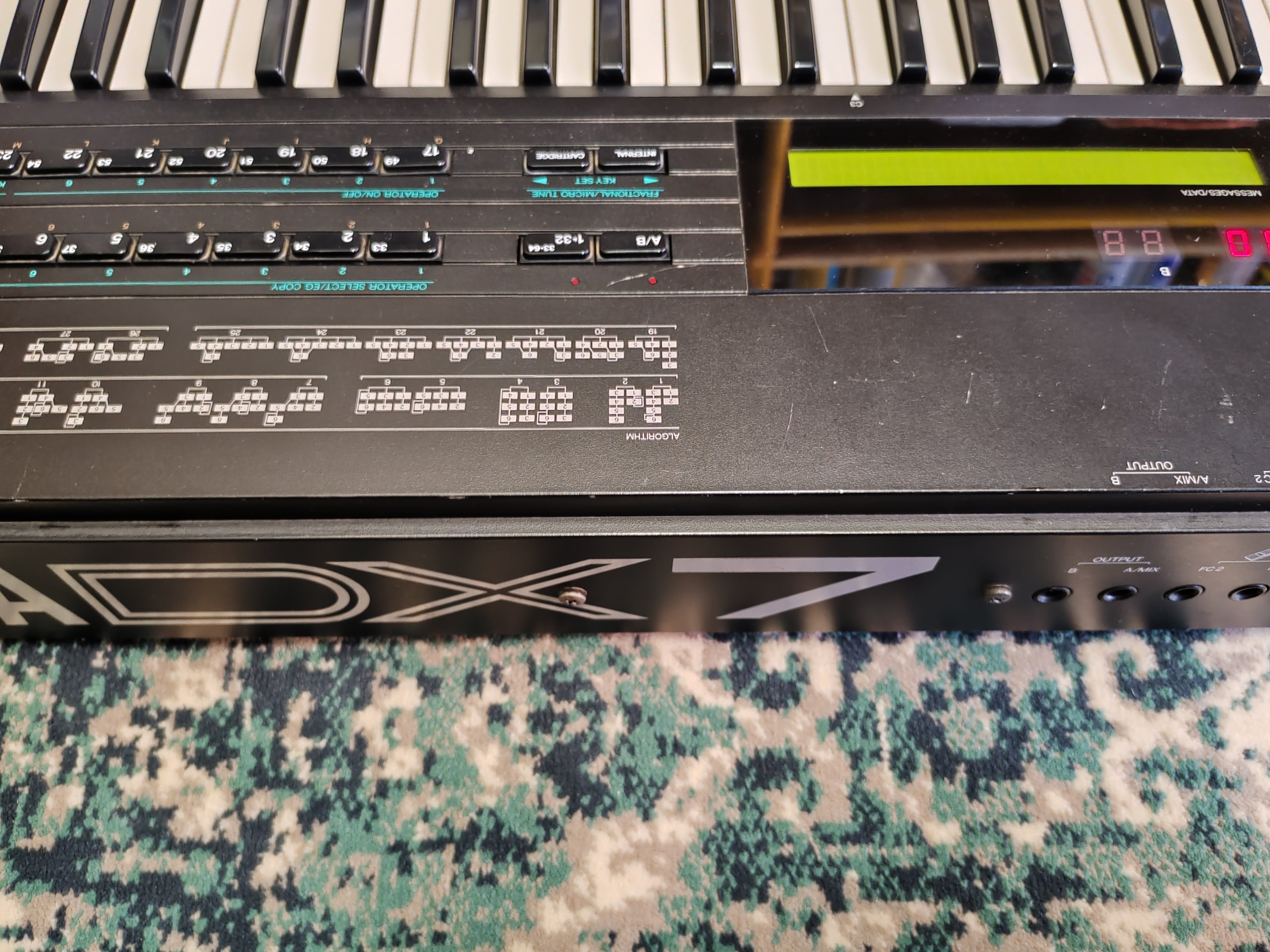 YAMAHA DX7 II FD 16-Voice Synthesizer with Card and Hard Case