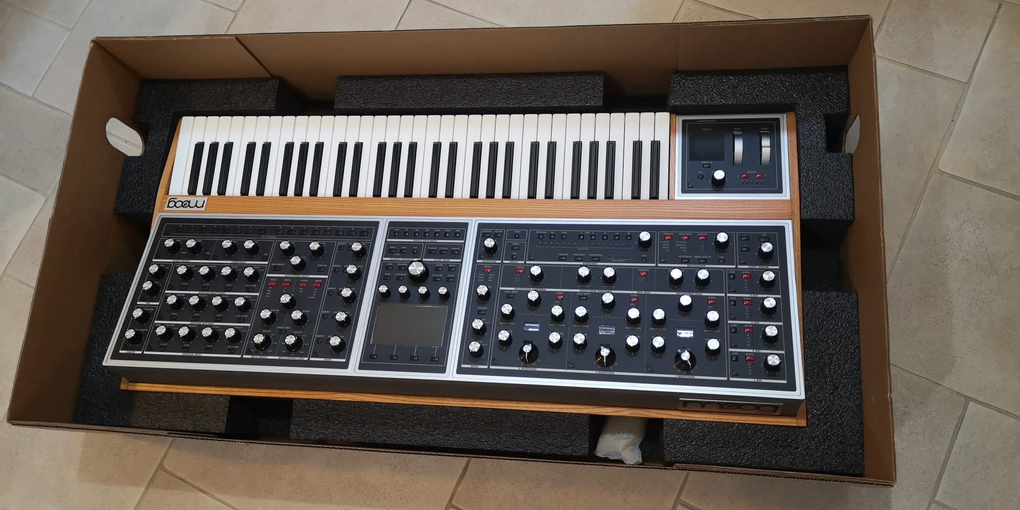 Moog One 8-Voice 61-Key Polyphonic Analog Synthesizer with original Volume Pedal
