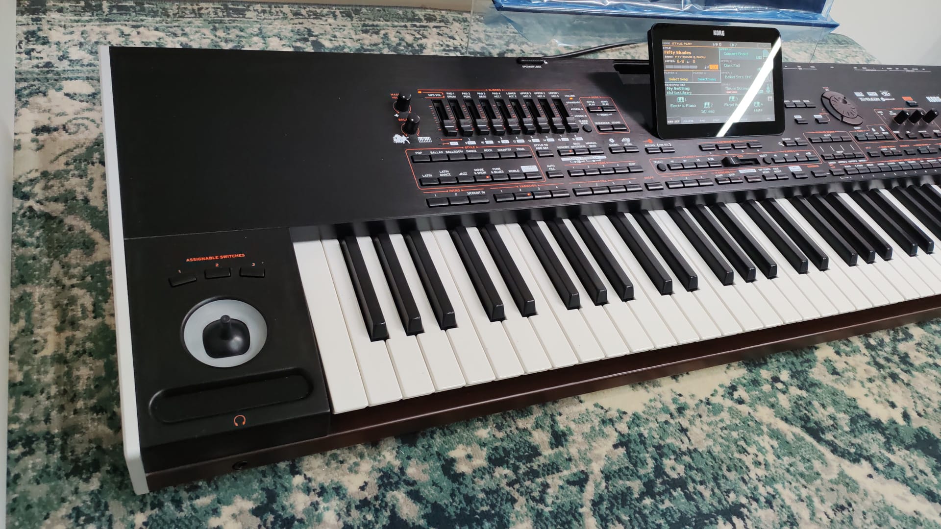 Korg Pa4X 76 arranger + Pa AMPLIFICATION SYSTEM PaAS + Sound Banks