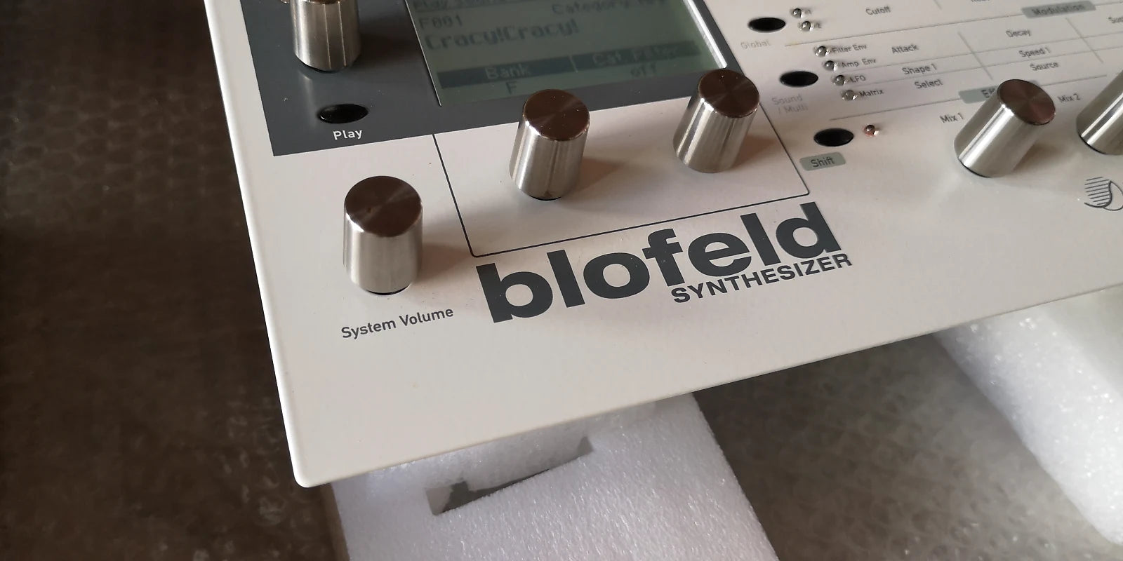 Waldorf Blofeld Desktop Synthesizer White Synthonia libraries