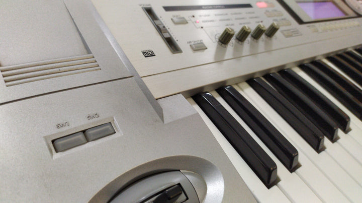 Korg Triton le 61 / 16mb Ram /INTERNAL ALIMENTATION / Synthonia 