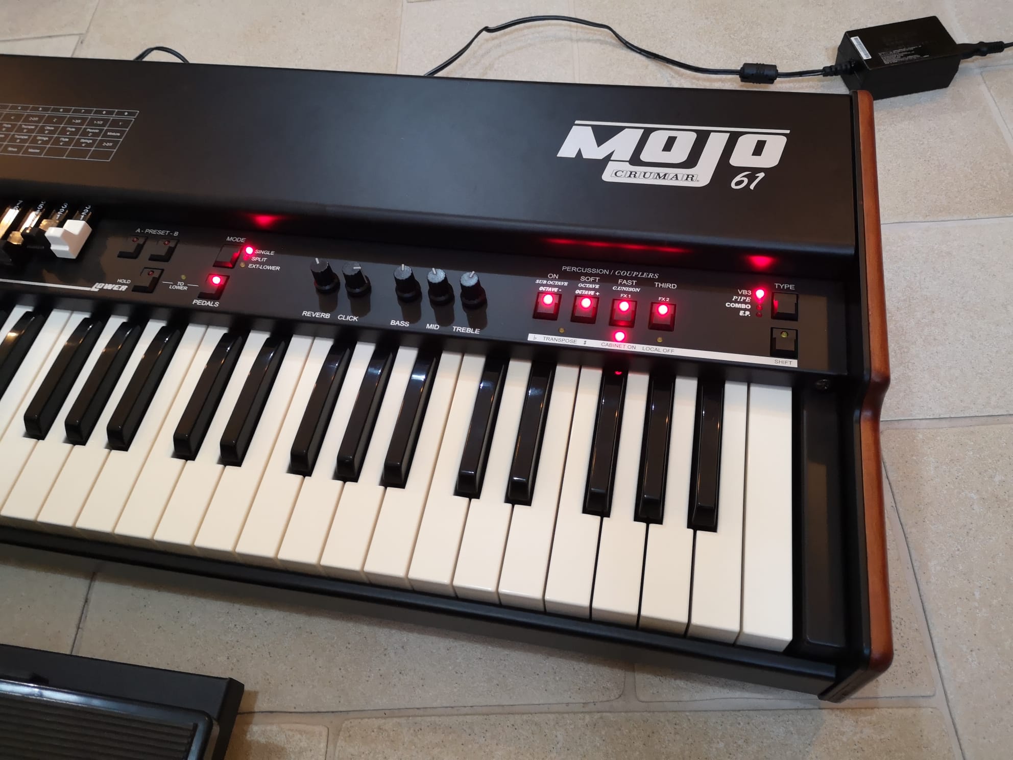 CRUMAR MOJO 61-Key Organ with BAG and VOLUME PEDAL - B STOCK !!!!